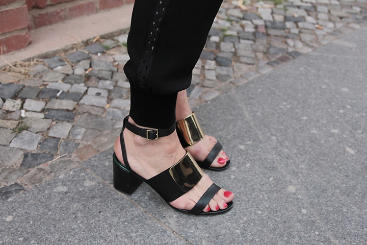 IMG_3035 Black sandals s